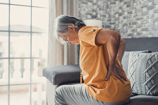 What Symptoms Develop as Osteoporosis Progresses?
